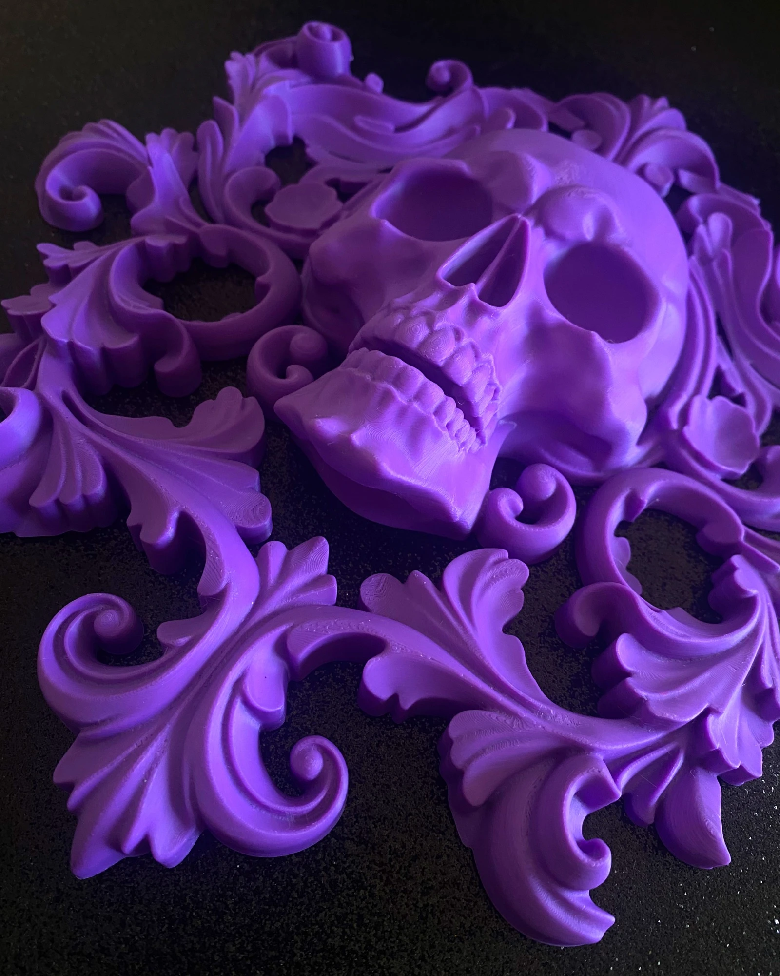 Violet Baroque Skull Wall Decoration 25cm – photo 2